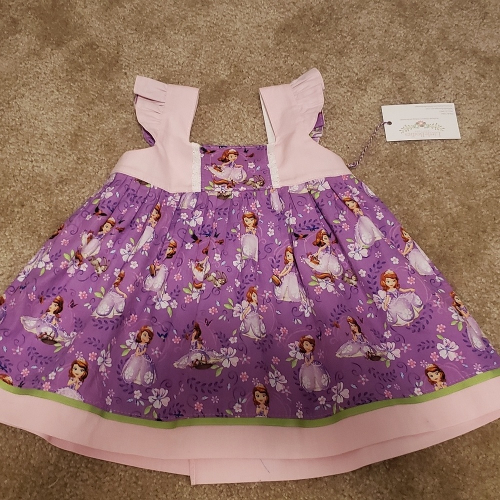 2t sophia the first tank NWOT
